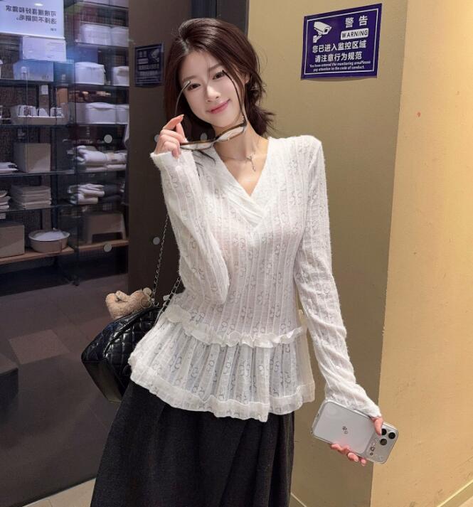 レース 服 秋冬レースブラウス長袖Ｖネック透け感フリル