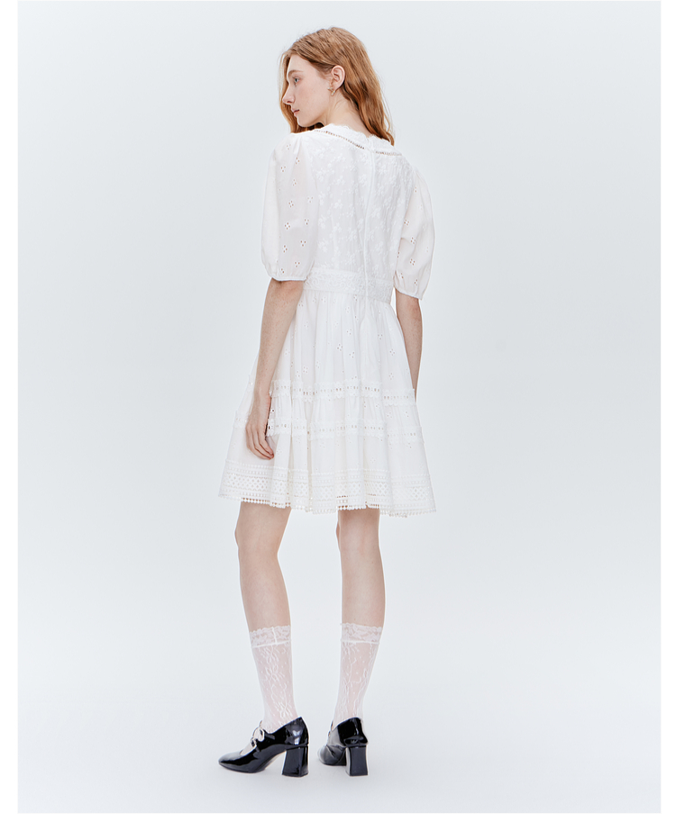 レース 服 リゾート風刺繍レースワンピース