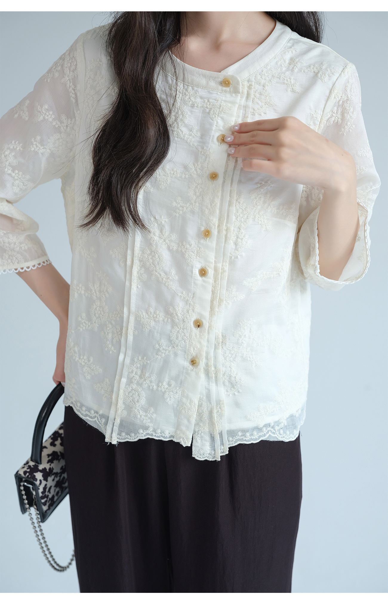 レース 服 花刺繍入り裾レース半袖ブラウス