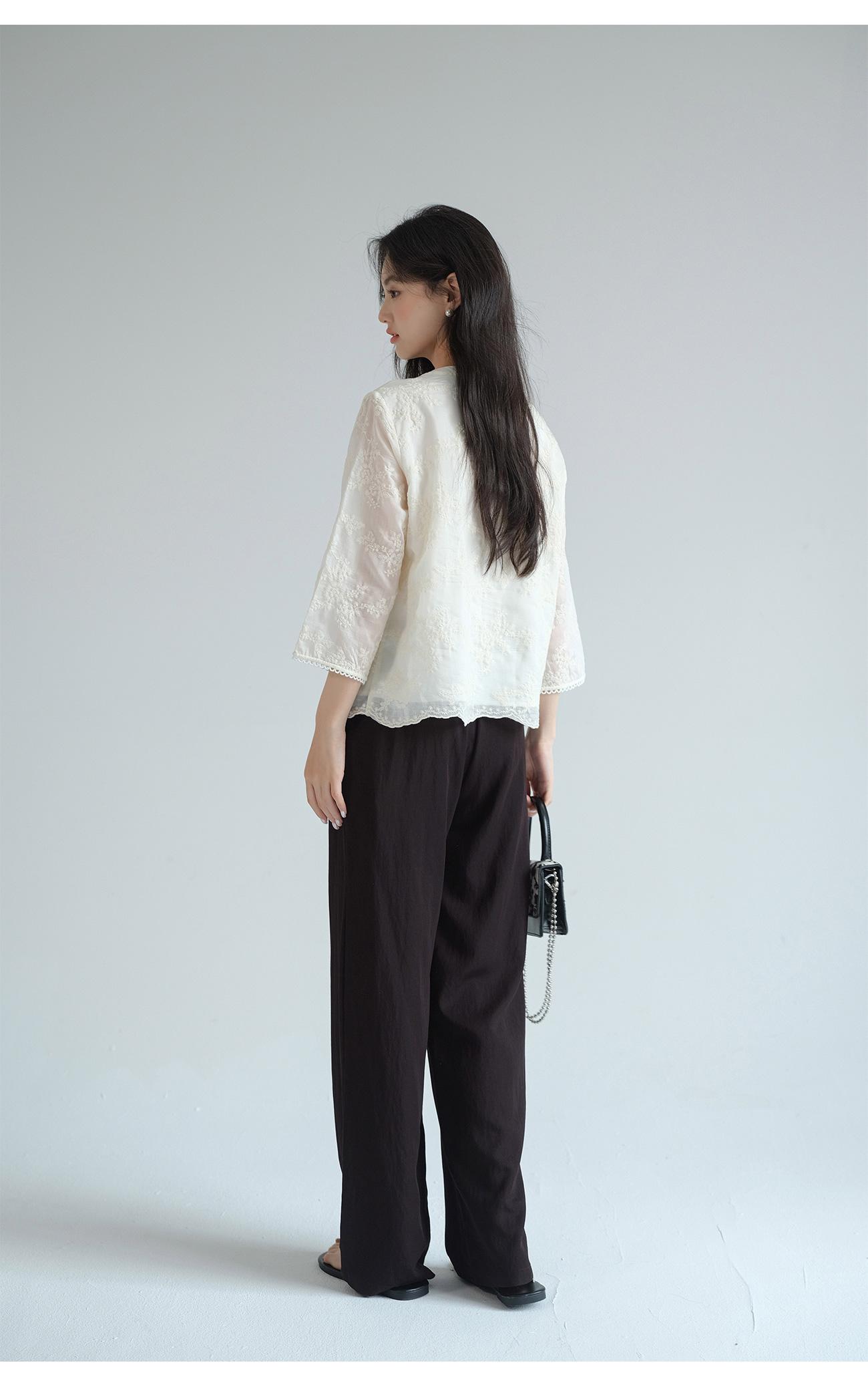 レース 服 花刺繍入り裾レース半袖ブラウス
