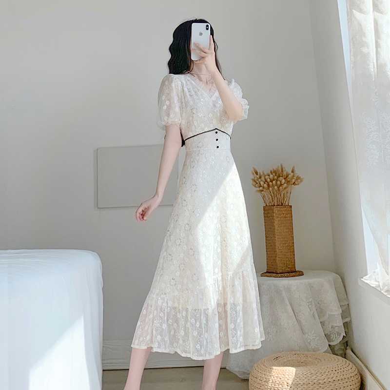 ケミカルレースワンピで叶える洗練スタイル5選