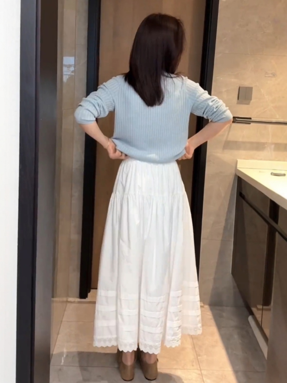 レース ワンピース 優美な裾レースロングワンピース