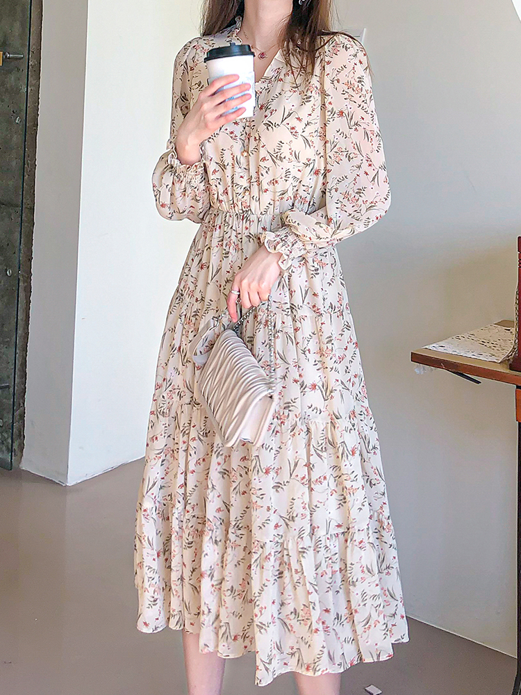 レース ワンピース 草花模様の優美なレースロングワンピース