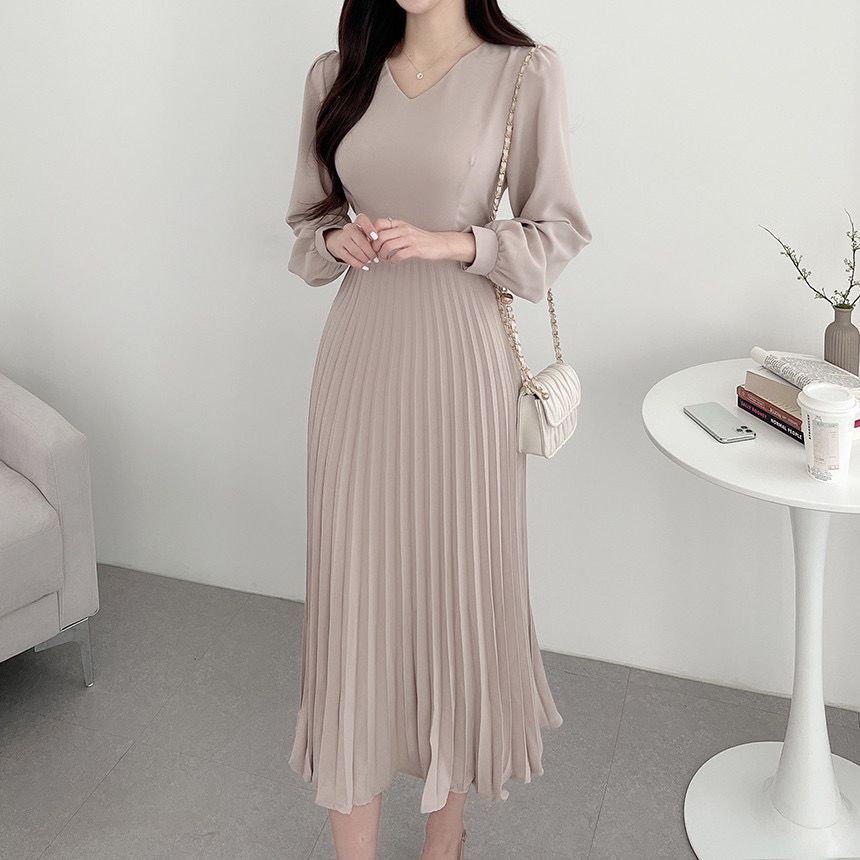 レース ワンピース 優美な袖プリーツレースワンピース