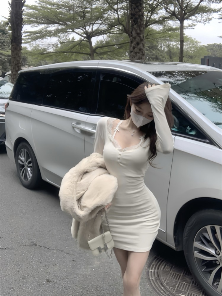 レース ワンピース 優美レース縁取りタイトワンピース