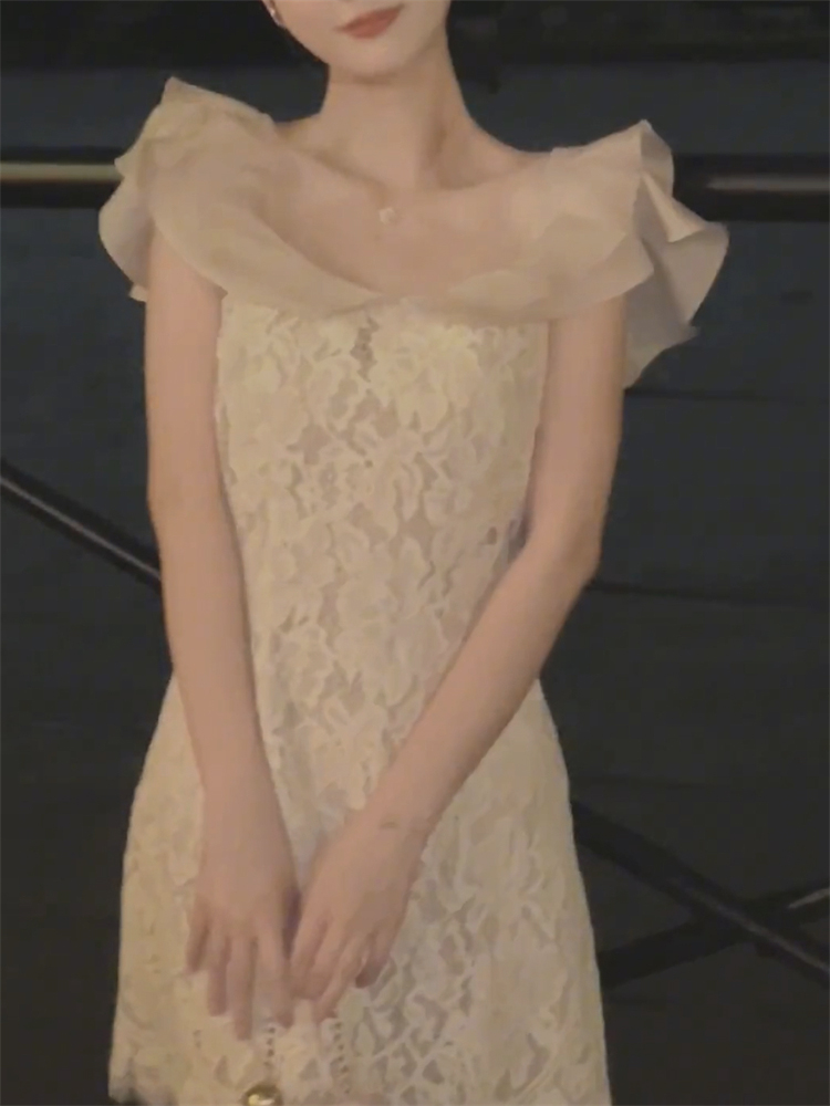 レース ワンピース 花びらフリルレースワンピース