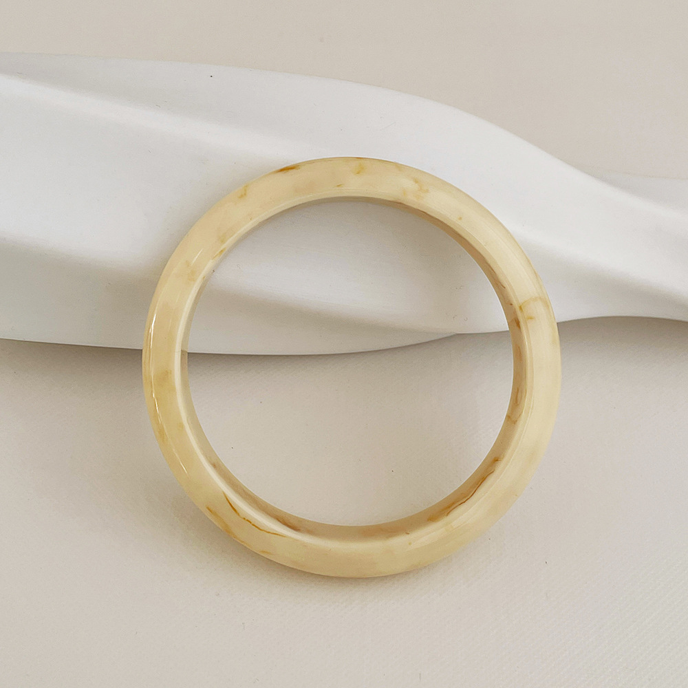 ブレスレットレディース 樹脂バングル シンプル高級感 レトロ個性派腕飾り