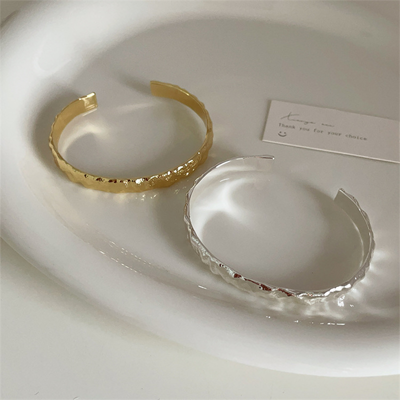 ブレスレットレディース 上品な凹凸デザインバングル レディース開口式高級感腕輪