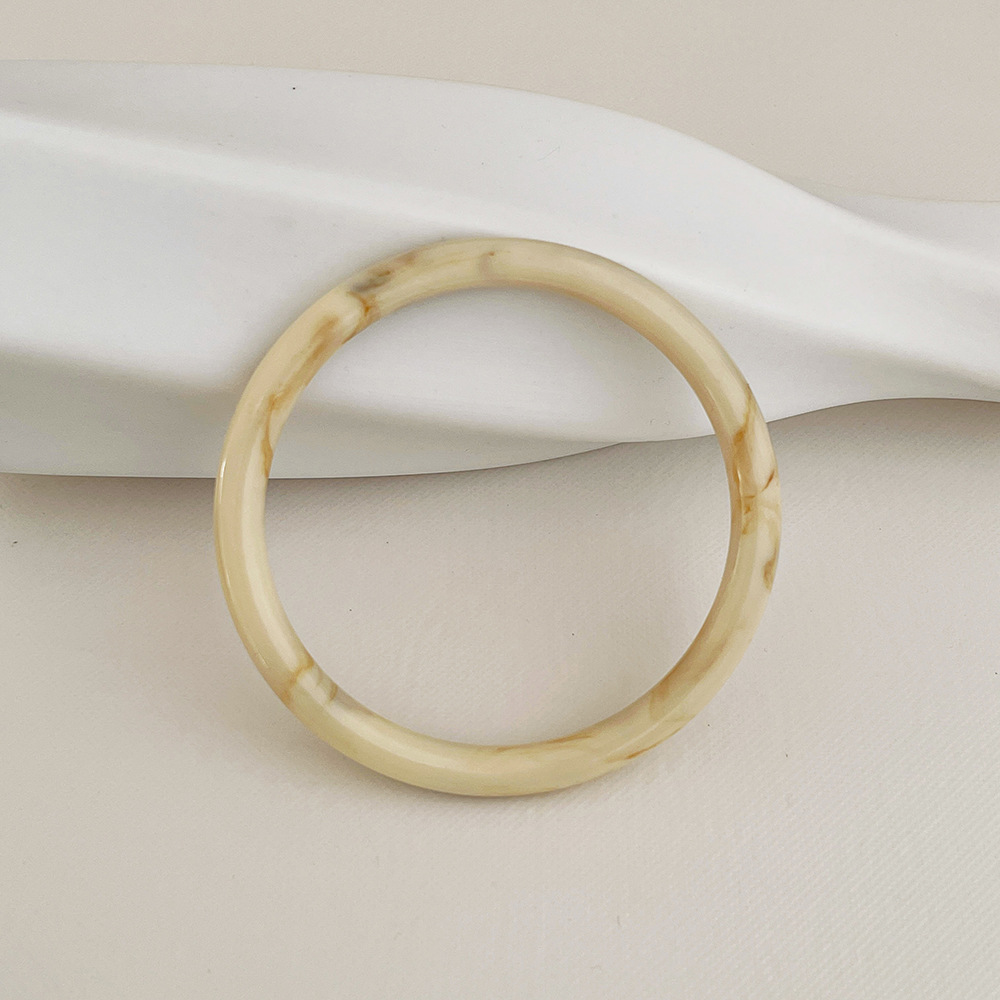 ブレスレットレディース 樹脂バングル シンプル高級感 レトロ個性派腕飾り