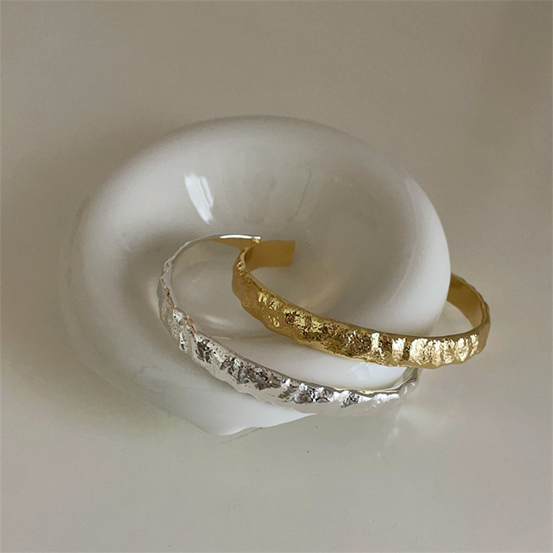 ブレスレットレディース 上品な凹凸デザインバングル レディース開口式高級感腕輪