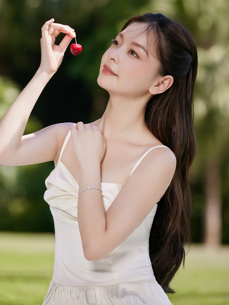 https://fulmo-img-server.com/ladie-brace/7558060d-4a46-4212-a2b5-90fa0524db42.jpg