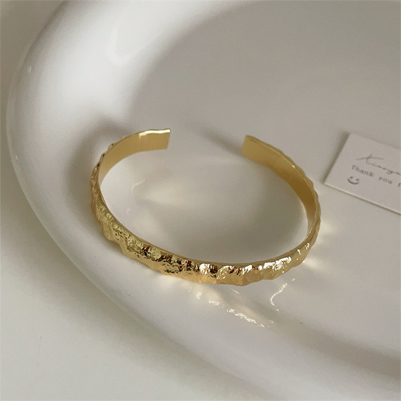 ブレスレットレディース 上品な凹凸デザインバングル レディース開口式高級感腕輪