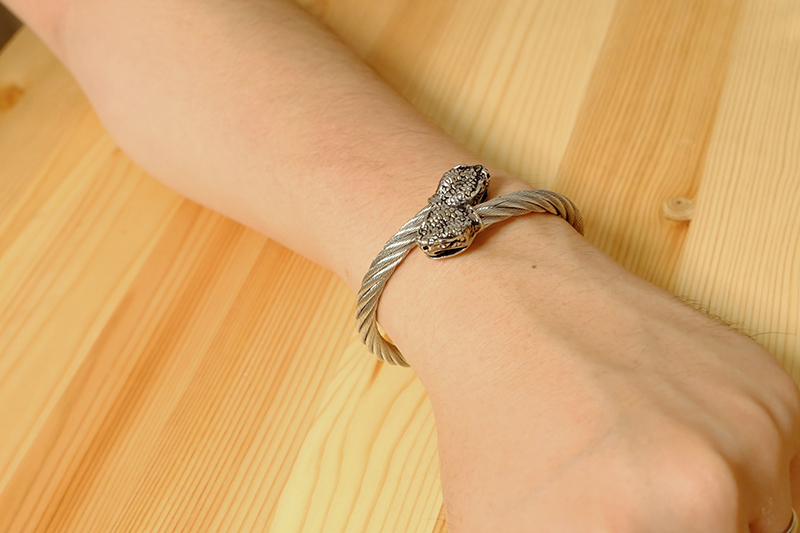 ブレスレットレディース 招運双蛇頭バングル　財運アップ蛇革お守り付き