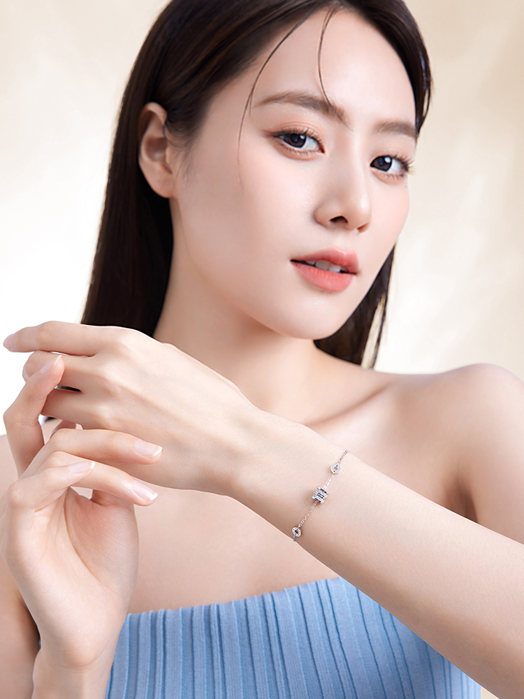https://fulmo-img-server.com/ladie-brace/ac10c0a2-ad69-4b15-aa26-a23340922de0.jpg