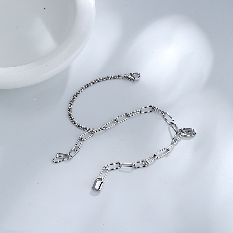 https://fulmo-img-server.com/ladie-brace/ad8197a6-65da-44fa-8d7b-ec8c35e89822.jpg