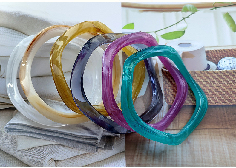 ブレスレットレディース アクリル製不規則円形バングル 軽量厚手レディース腕飾り