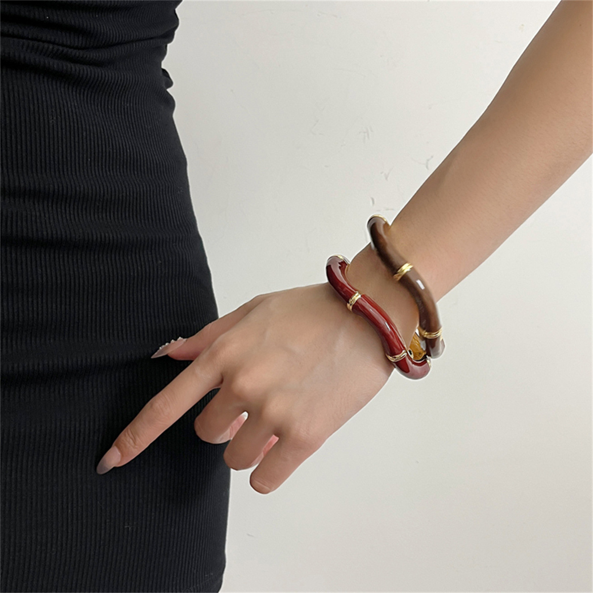 ブレスレットレディース 上品な金属装飾バングル 開口式腕輪 個性的アクセサリー