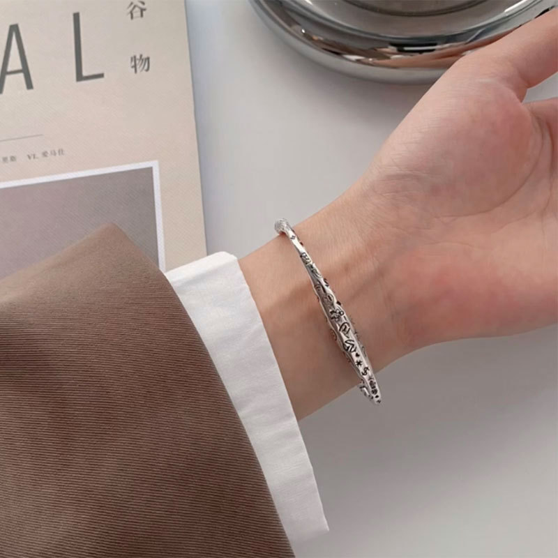 ブレスレットレディース シルバー レトロ 個性的 ブレスレット 上品 軽量 調節可能