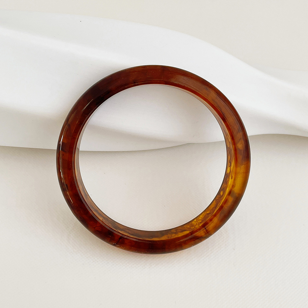 ブレスレットレディース 樹脂バングル シンプル高級感 レトロ個性派腕飾り