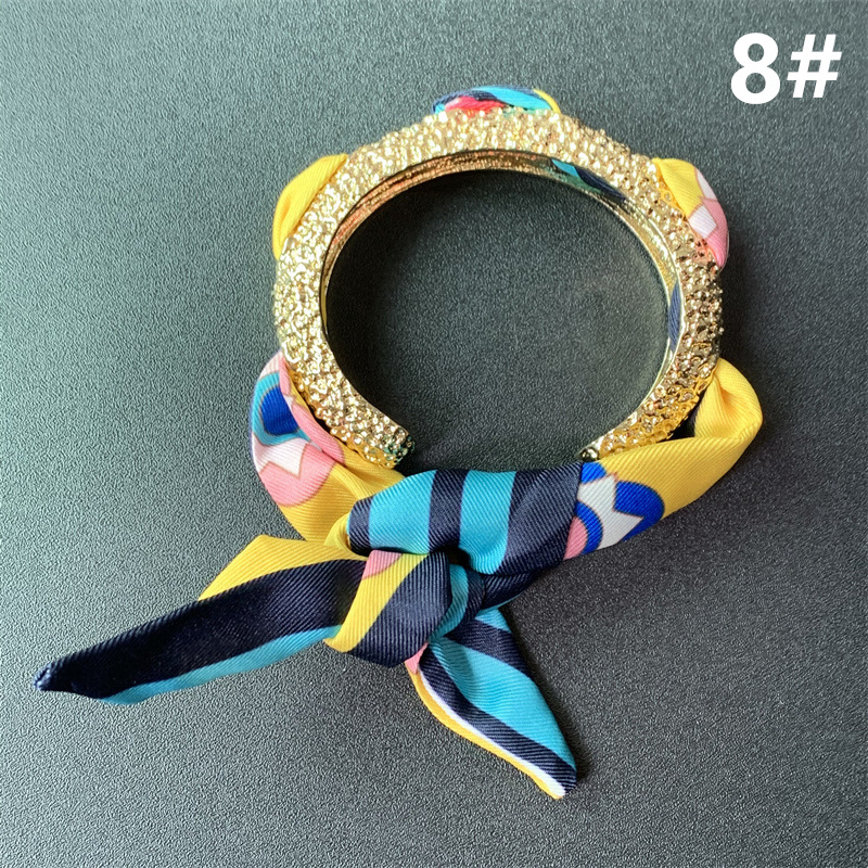 ブレスレットレディース 花柄スカーフ付き幅広バングル 開口式腕輪 高級感ある上品な腕飾り