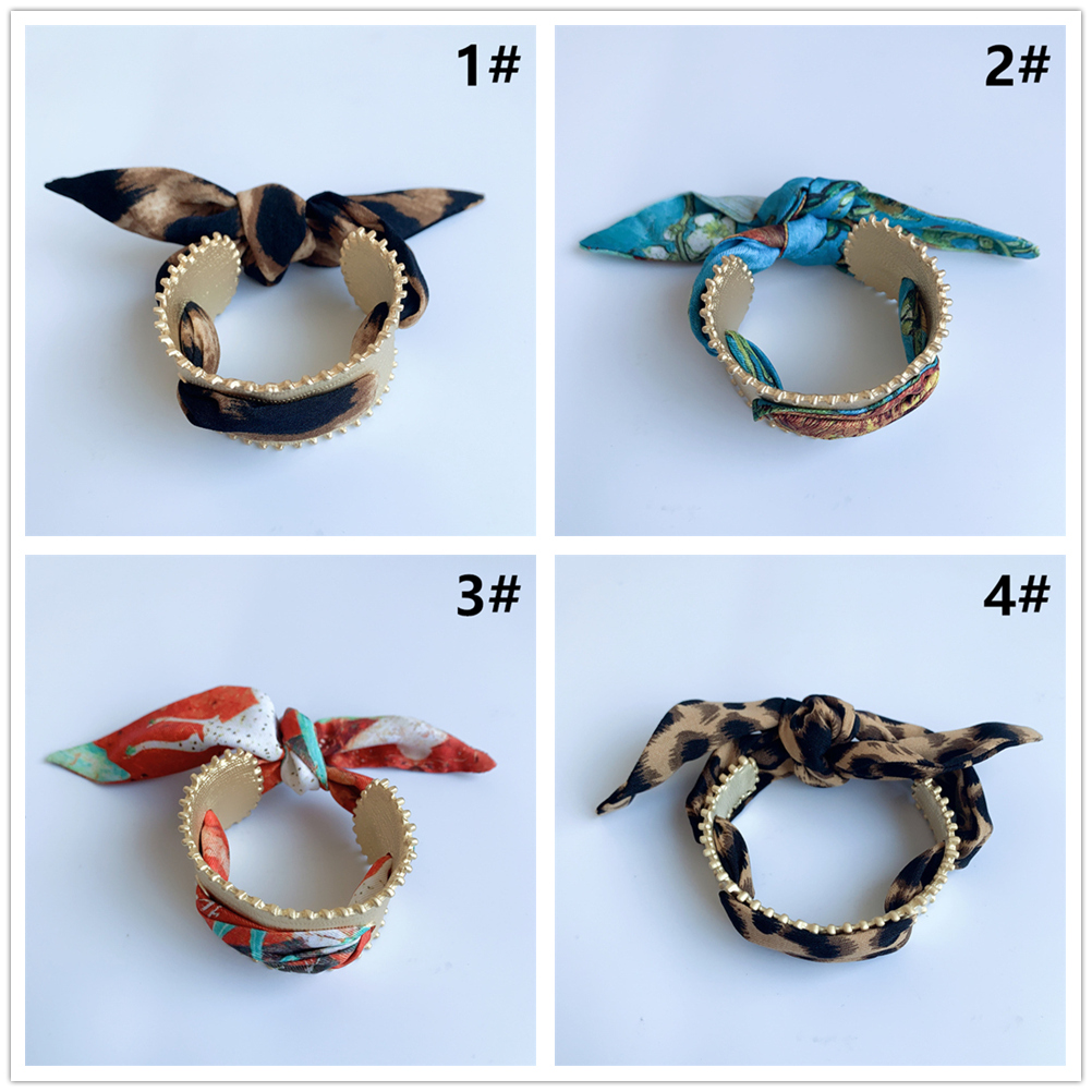 ブレスレットレディース 花柄スカーフ付き幅広バングル 開口式腕輪 高級感ある上品な腕飾り