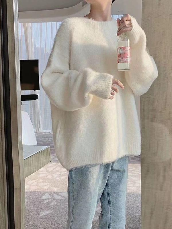 【レディースカジュアルファッション】ふんわりアイボリーニット｜マーメイドのようにやさしく包むゆるシルエットのモヘア風セーター