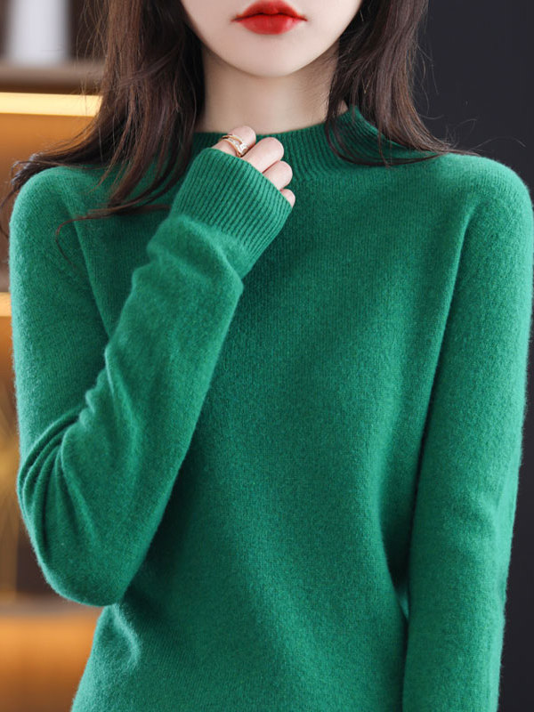 【レディースカジュアルファッション】上品ブラックのハイネックニット｜細見えシルエットで大人の洗練スタイルを叶える秋冬トップス