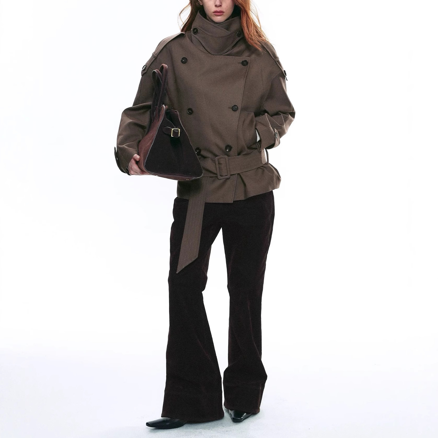 【レディースカジュアルファッション】エレガントな立体ハイネック×ウエストベルト｜クラシックムード漂うショートコート