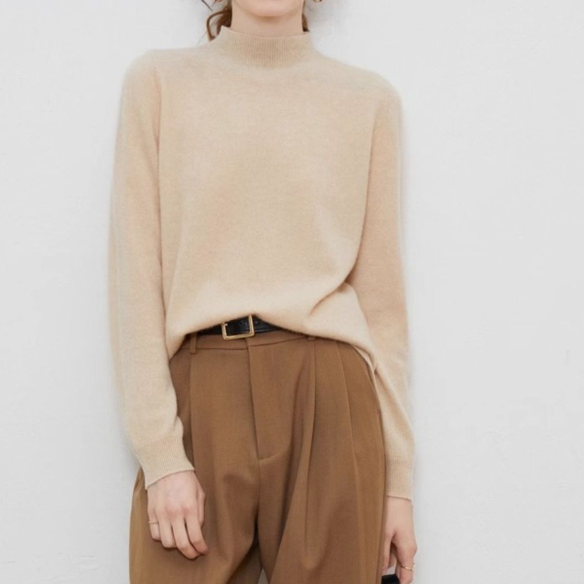 【レディースカジュアルファッション】ハイネックウール混ニットトップス｜上品な光沢感と柔らか質感の秋冬セーター