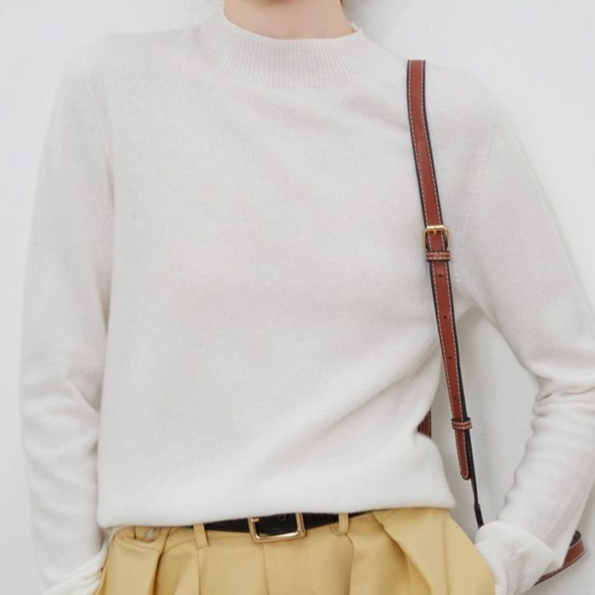 【レディースカジュアルファッション】ハイネックウール混ニットトップス｜上品な光沢感と柔らか質感の秋冬セーター