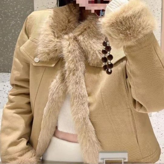 レディースカジュアルファッション ボリュームファー襟付きショート丈ジャケット