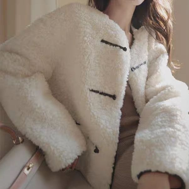 レディースカジュアルファッション もこもこボア素材のチャイナボタンノーカラーコート