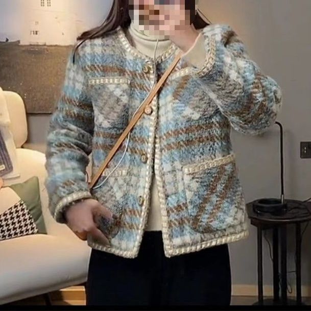 【レディースカジュアルファッション】クラシカルツイード×上品シルエット｜ふんわりボア調ショートジャケット