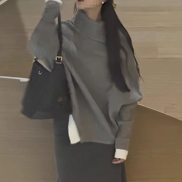 【レディースカジュアルファッション】立体ハイネック×ゆるシルエット｜上品ハーフ丈ニットワンピース