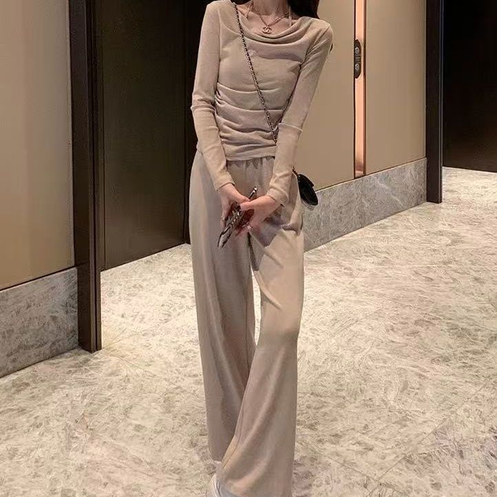 【レディースカジュアルファッション】しなやかドレープ×大人シルエット｜抜け感を纏うロングスリーブワンピース