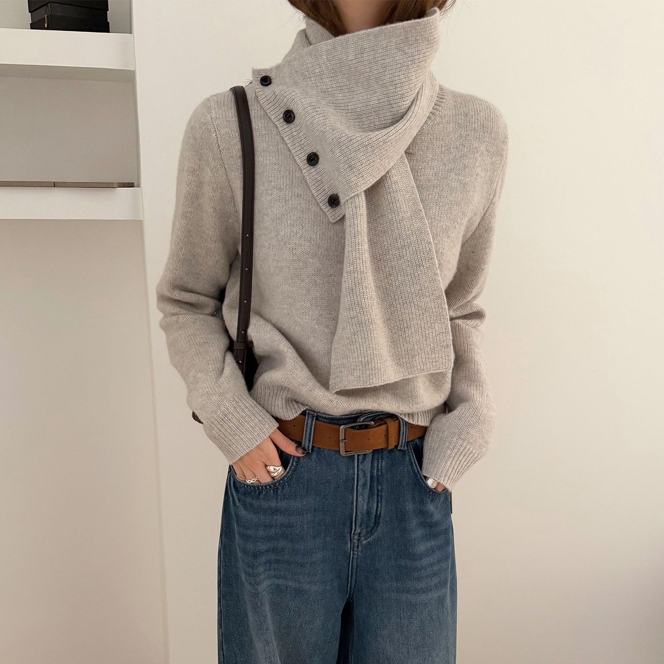 レディースカジュアルファッション ボタン付きストール風アレンジニットトップス