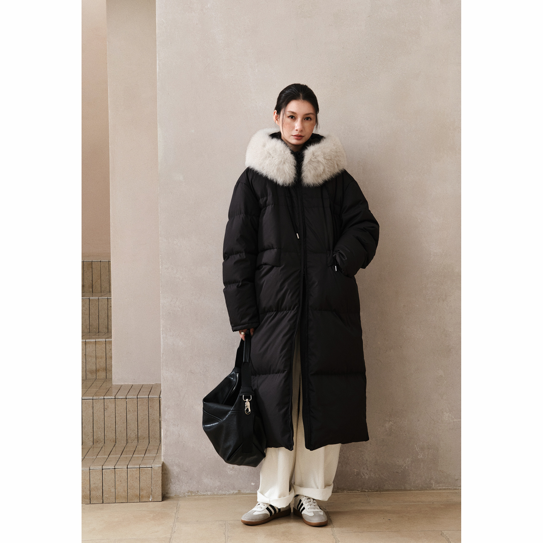 【レディースカジュアルファッション】本格フォックスファー×内胆羽織り｜大人の品格を纏うロングダウンコート