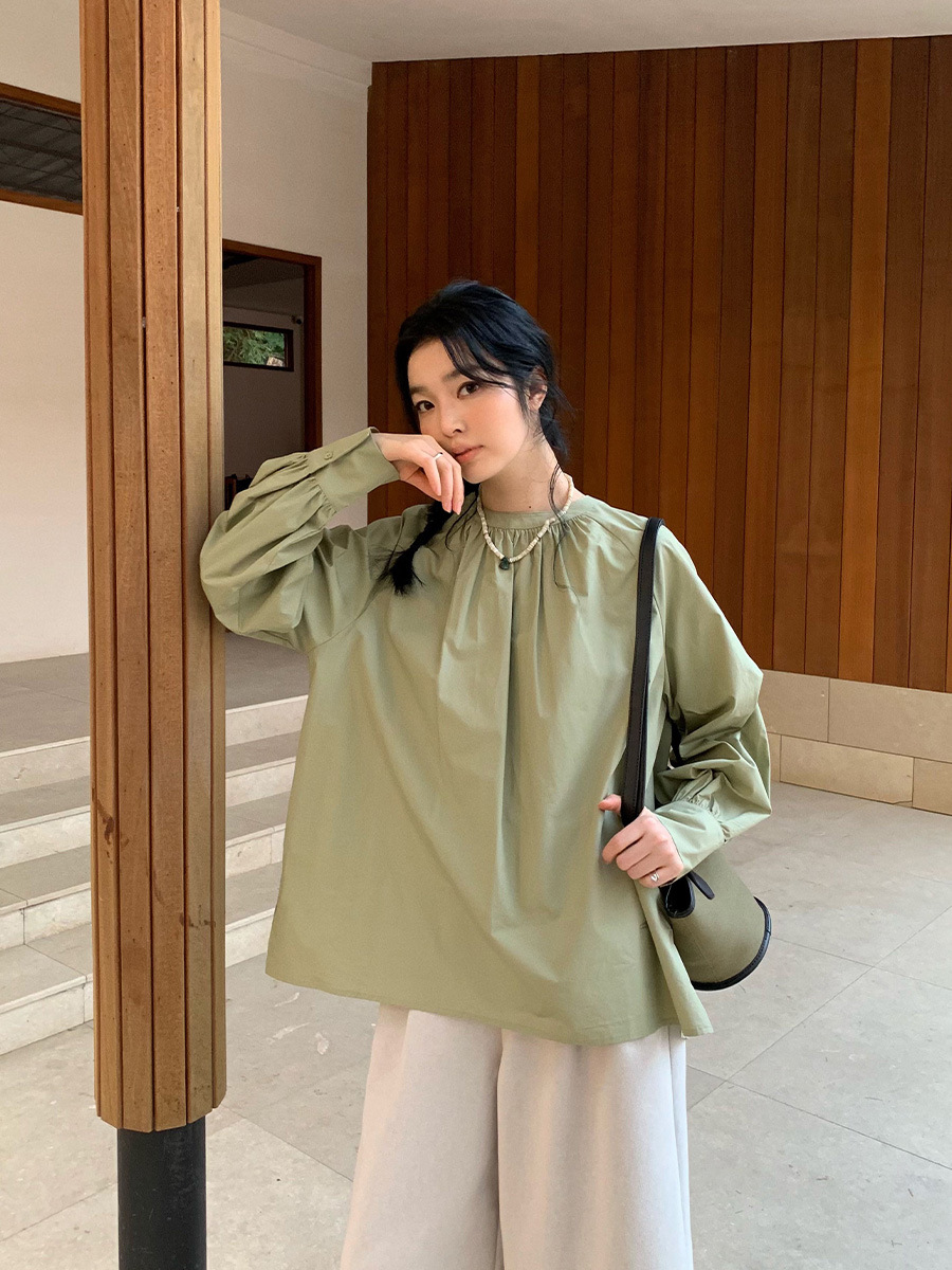 【レディースカジュアルファッション】柔らかミックス素材×丸みシルエット｜上品ゆる甘ラグランスリーブミドル丈トップス