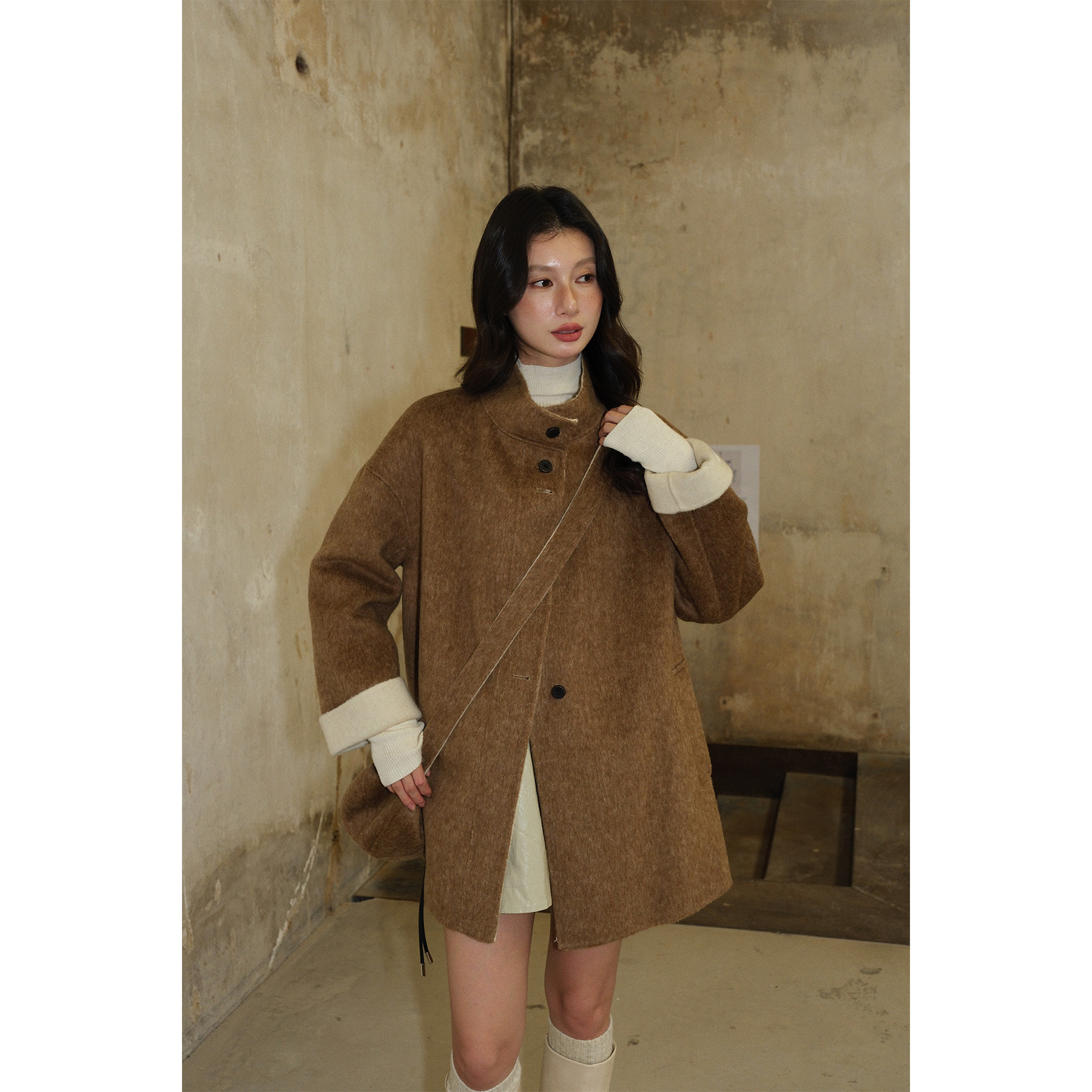 【レディースカジュアルファッション】立体裁ち×上質ウール調｜360度美シルエットの大人リュクスショートコート