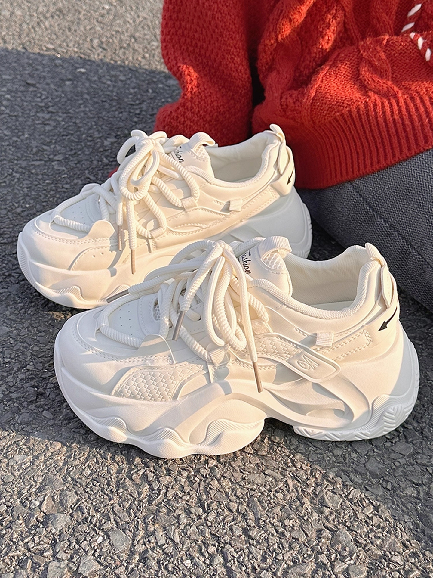 【レディースカジュアルファッション】厚底×軽量｜脚長×衝撃吸収の韓国風ダッドスニーカー