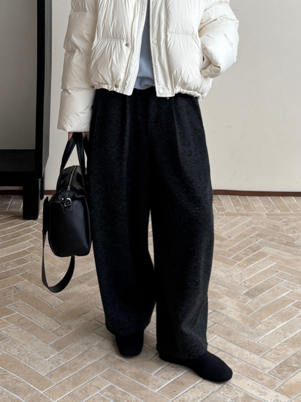 レディースカジュアルファッション センタープレス入りワイドシルエットウールライクパンツ