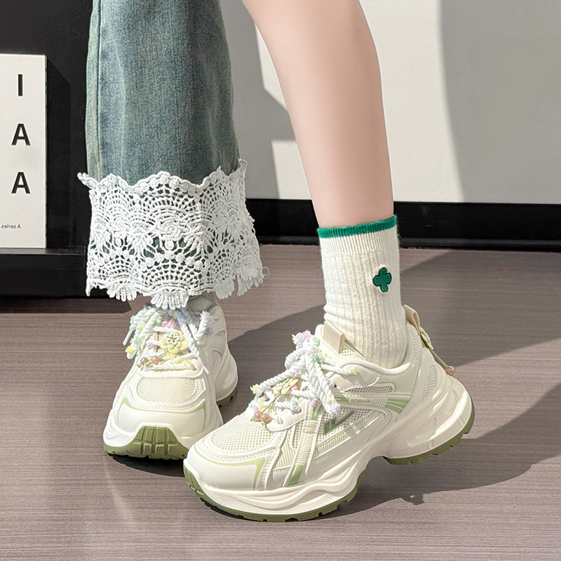 【レディースカジュアルファッション】厚底×軽量デザイン｜学生・通勤・デイリーに使える快適ランニング風シューズ