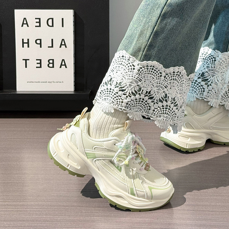 【レディースカジュアルファッション】厚底×軽量デザイン｜学生・通勤・デイリーに使える快適ランニング風シューズ