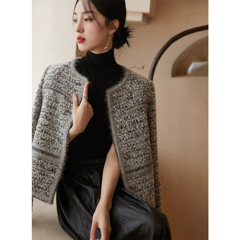 レディースカジュアルファッション ツイード素材のノーカラーショートジャケット