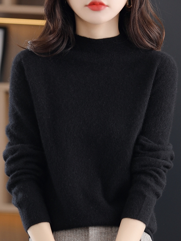 【レディースカジュアルファッション】上品ブラックのハイネックニット｜細見えシルエットで大人の洗練スタイルを叶える秋冬トップス