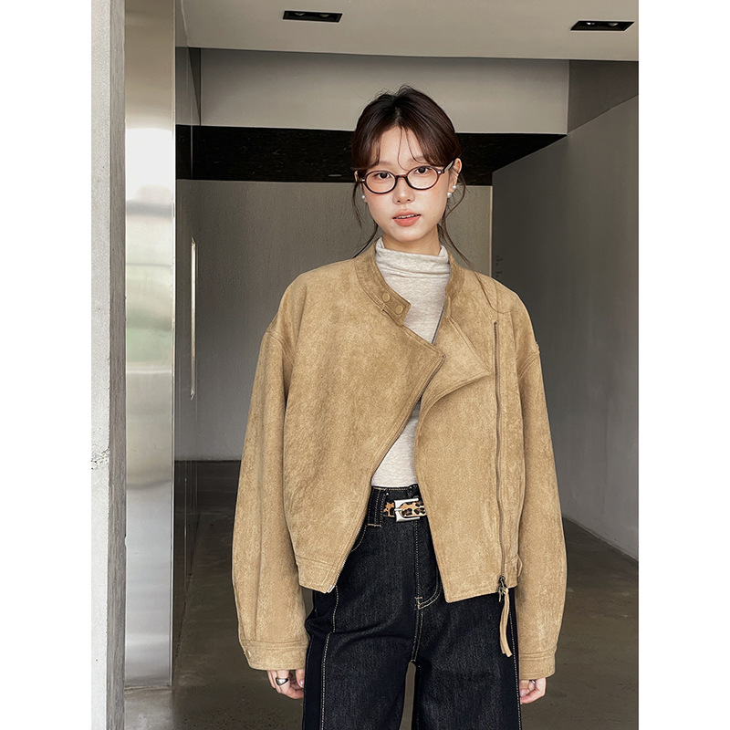 【レディースカジュアルファッション】韓系ショートアウター×ラップ調デザイン｜ふんわり軽いフェイクスエードジャケット