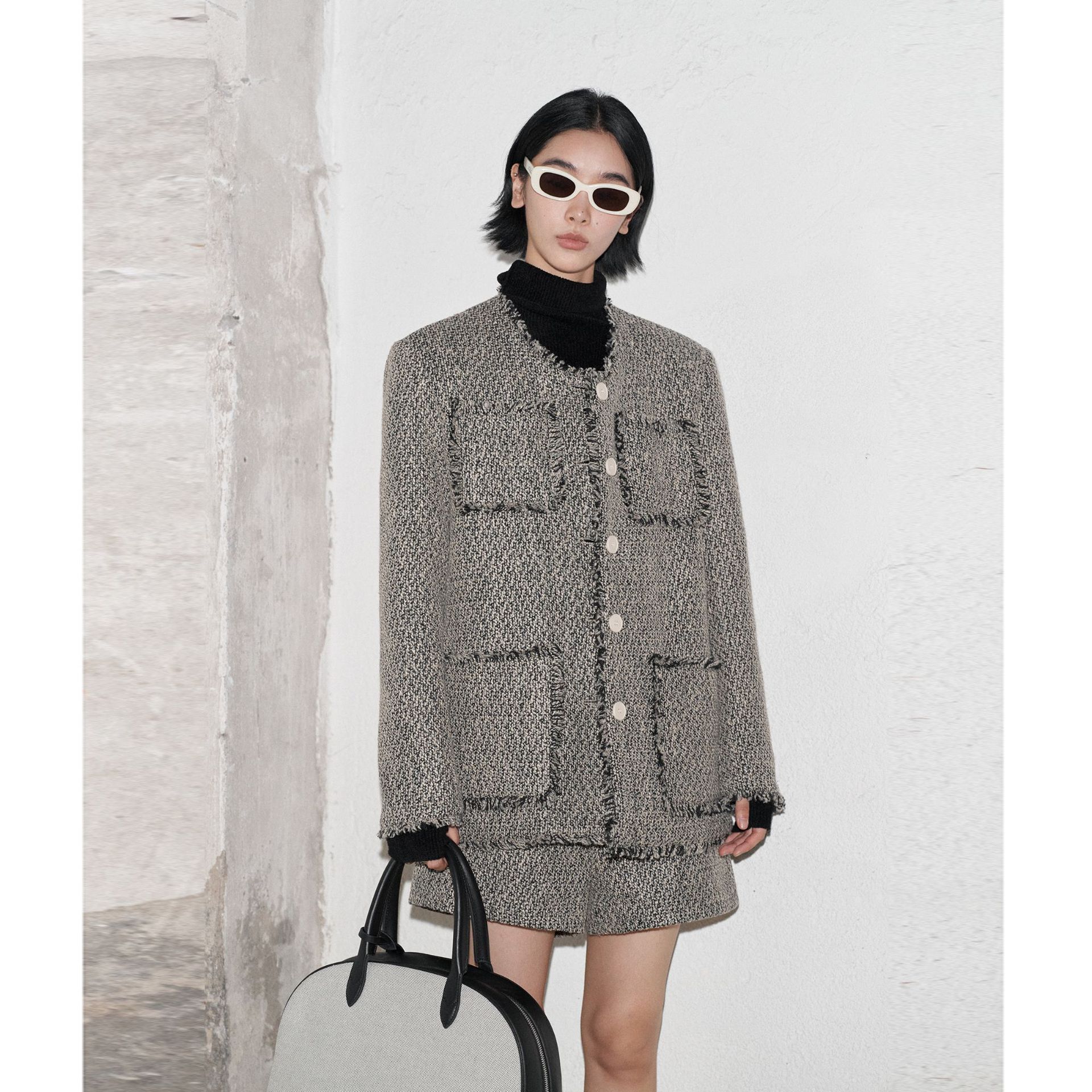 【レディースカジュアルファッション】上質ツイード調×Aライン｜大人の品格をまとうロングジャケットコート