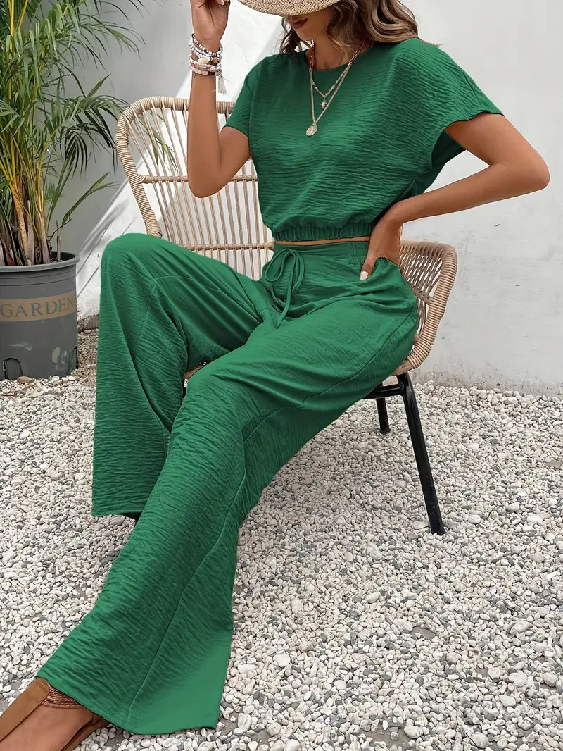 レディースカジュアルファッション ワイドパンツとクロップド丈トップスの上下セット