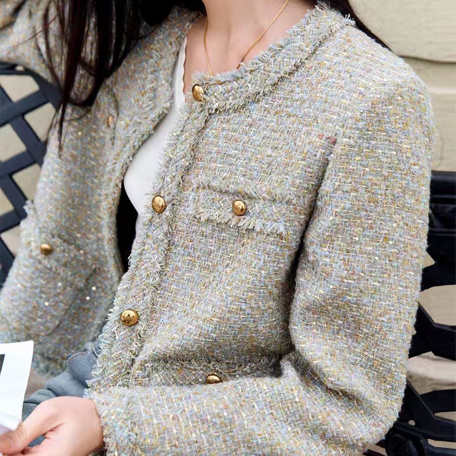 【レディースカジュアルファッション】ツイード×金ボタン｜軽やか上品“春秋ジャケット