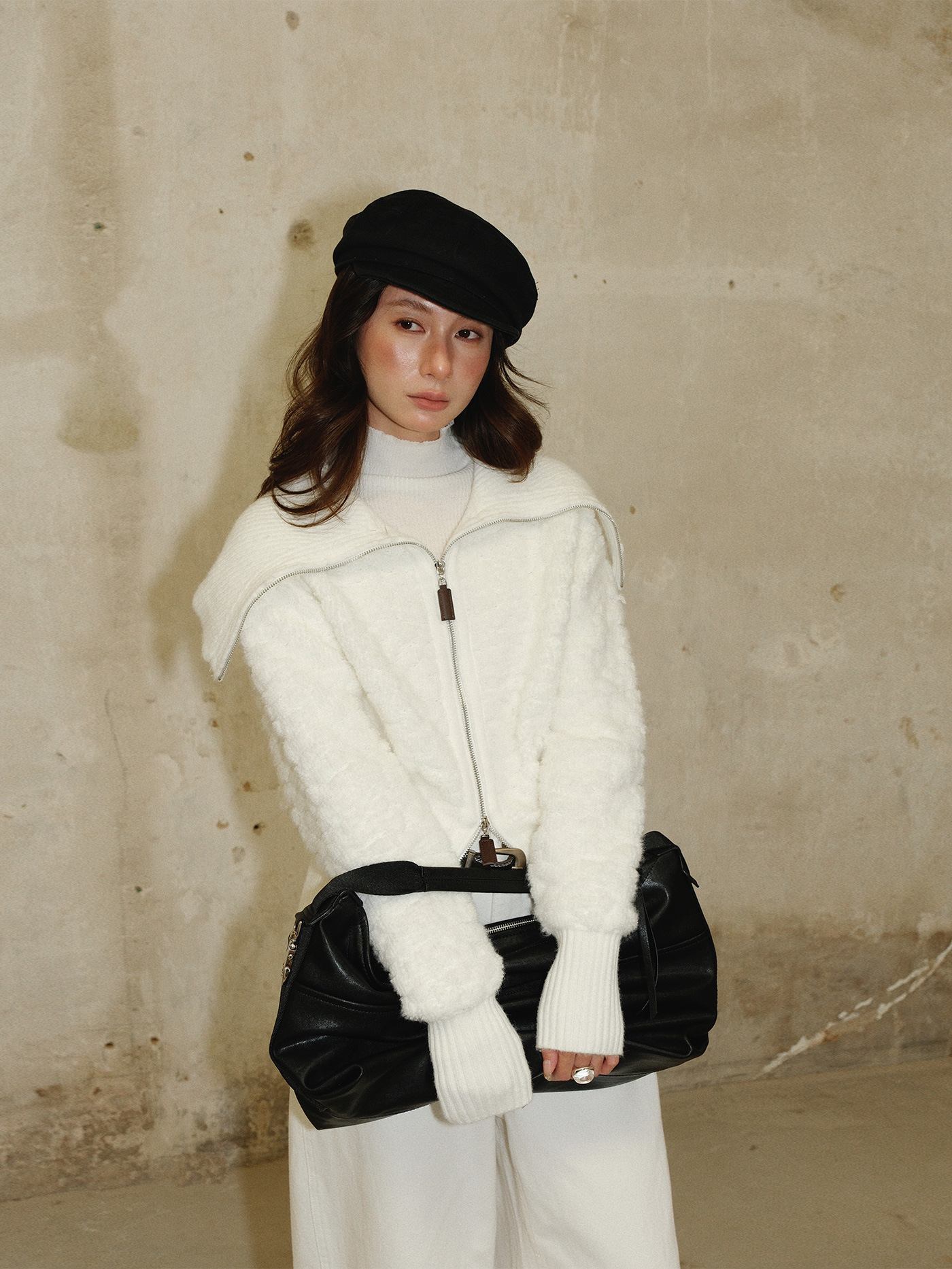 【レディースカジュアルファッション】柔らかボア×海軍風ショート丈｜大人可愛いゆるウォームジップジャケット